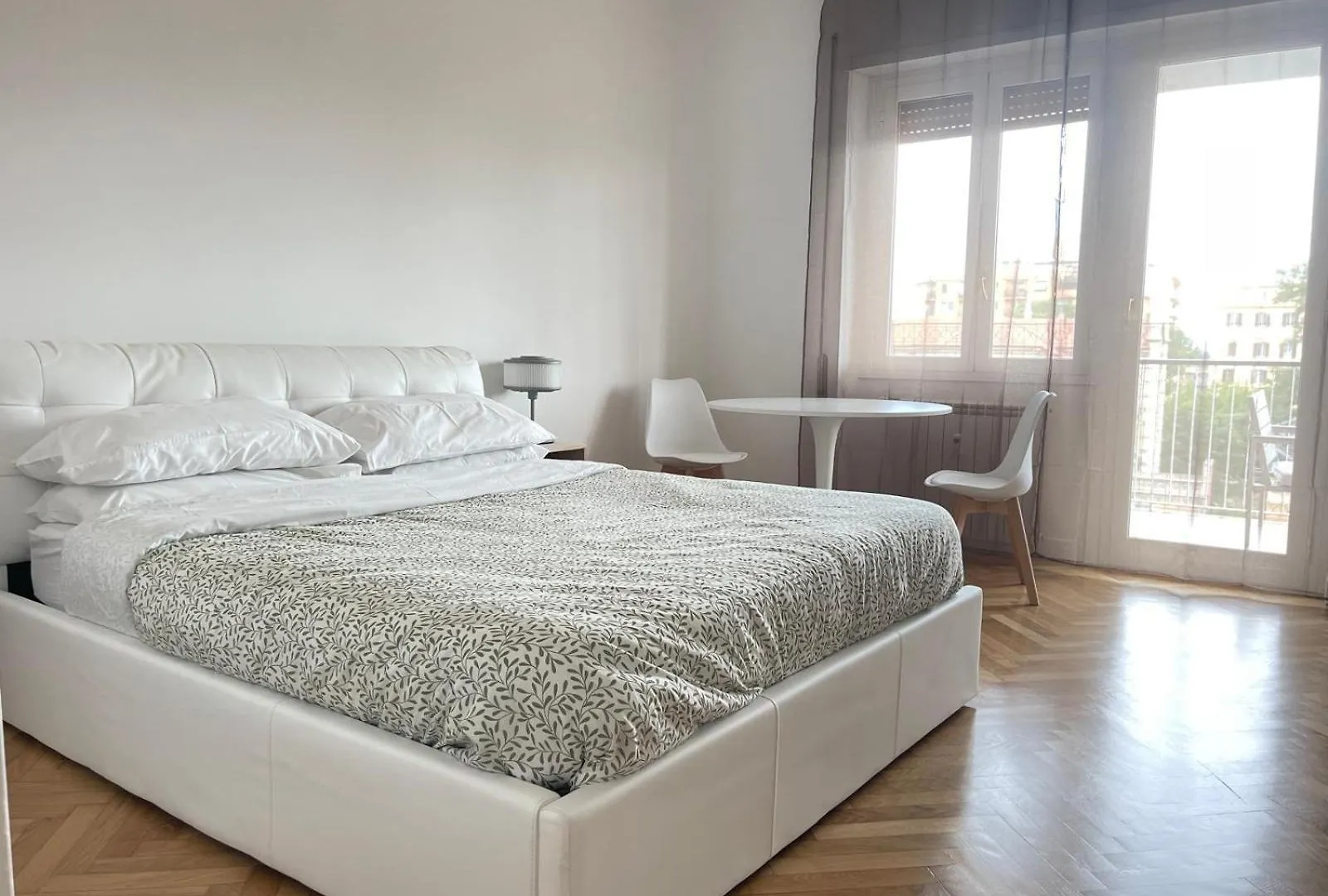 Edo'S Rhome Rom Apartment