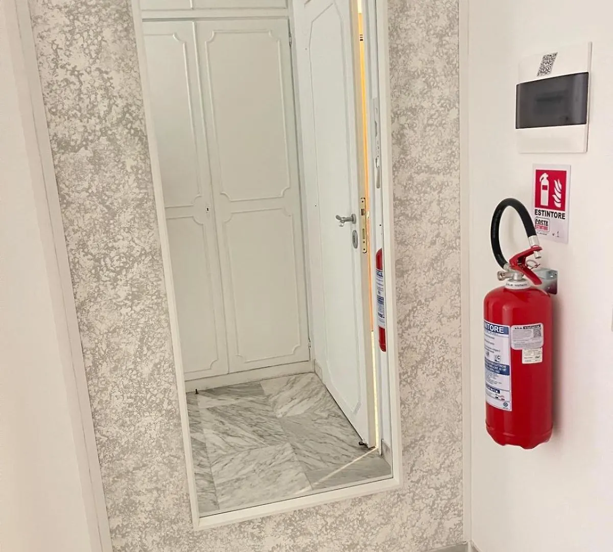 Edo'S Rhome Rom Apartment